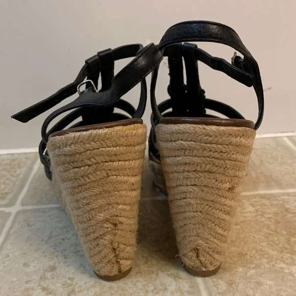 Dolce Vita Wedges - Picture 3 of 8